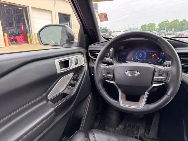 2020 White Metallic Ford Explorer Platinum 4X4 SUV