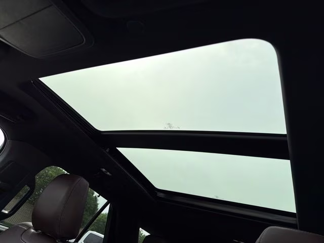 2020 White Metallic Ford Explorer Platinum 4X4 SUV