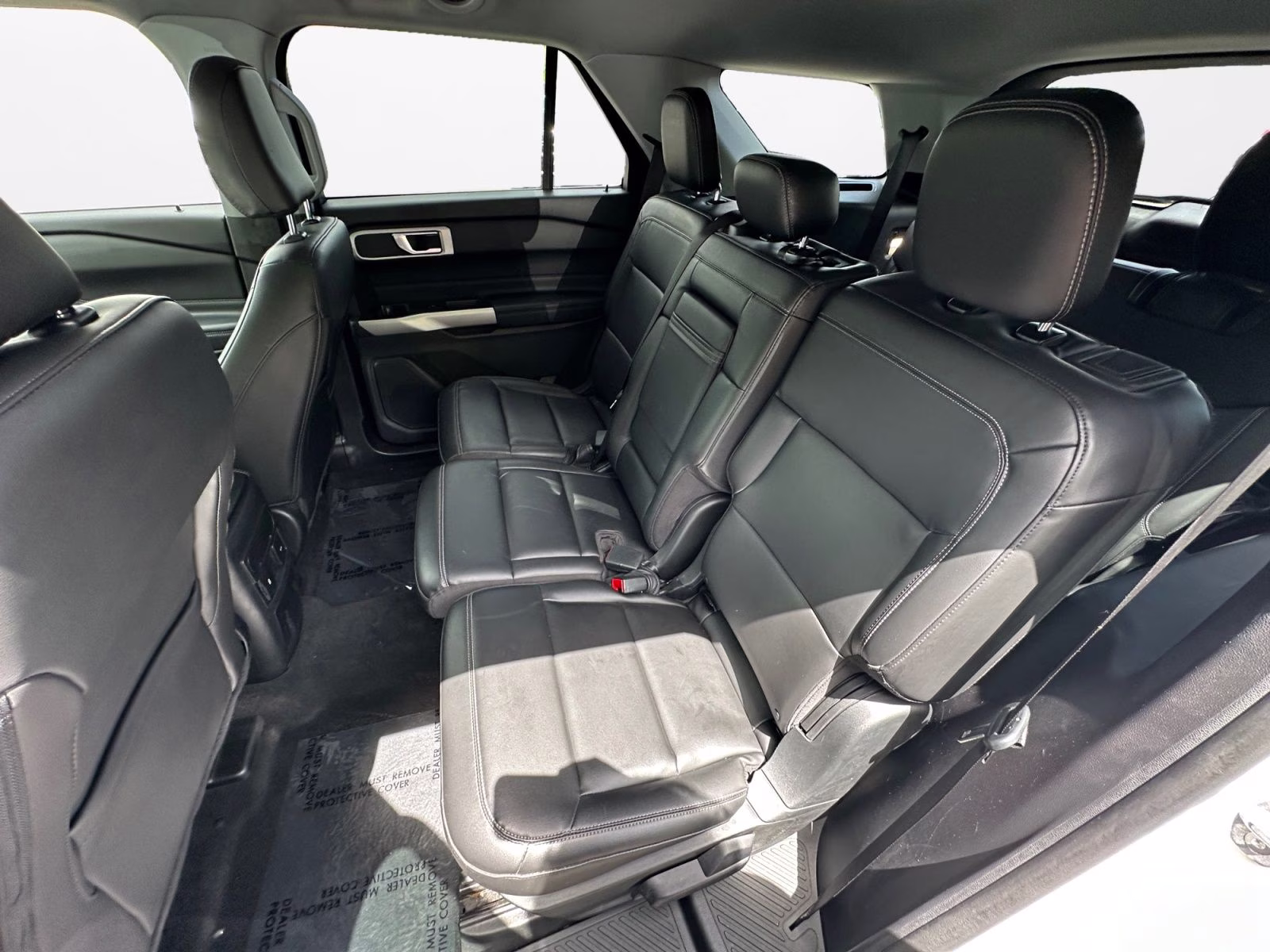2022 White Ford Explorer XLT 4X4 SUV