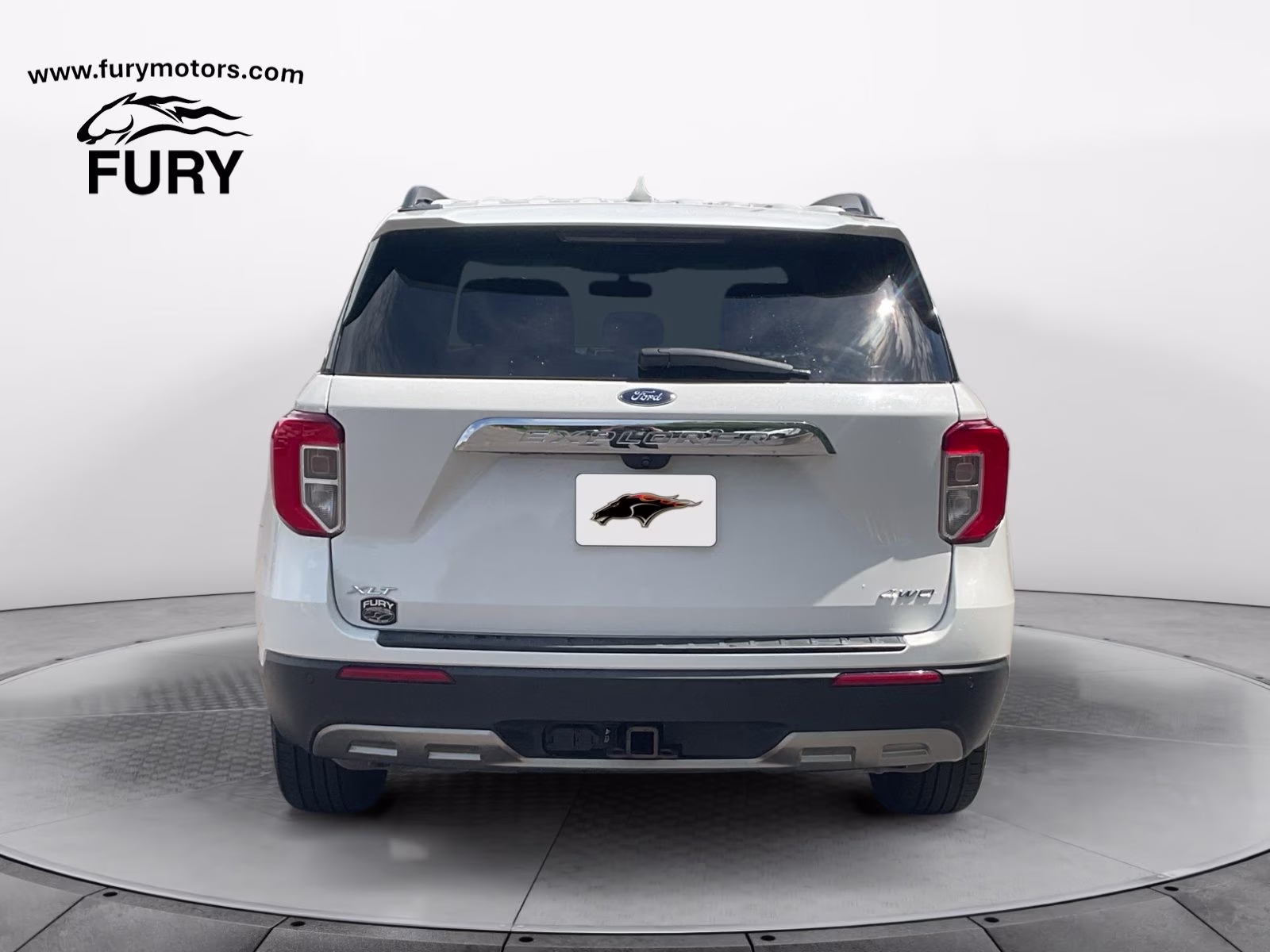2022 White Ford Explorer XLT 4X4 SUV