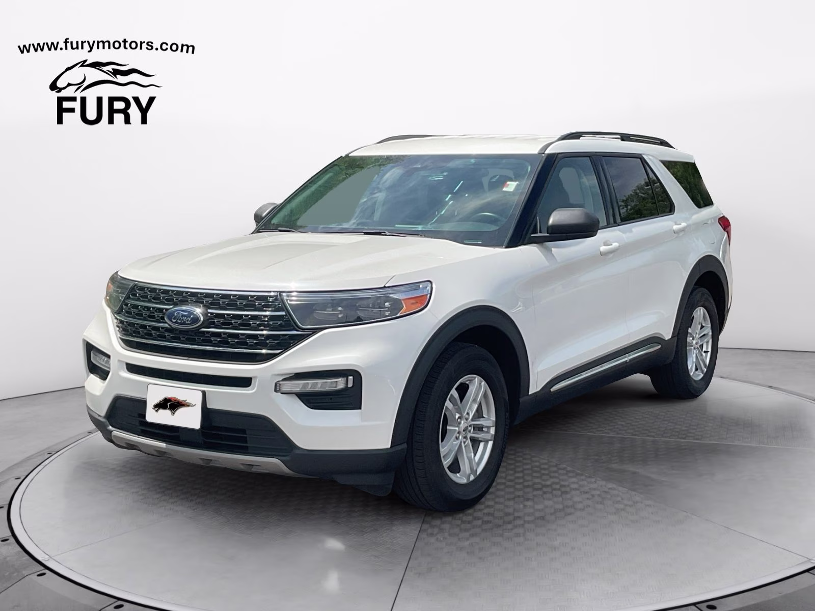 2022 White Ford Explorer XLT 4X4 SUV