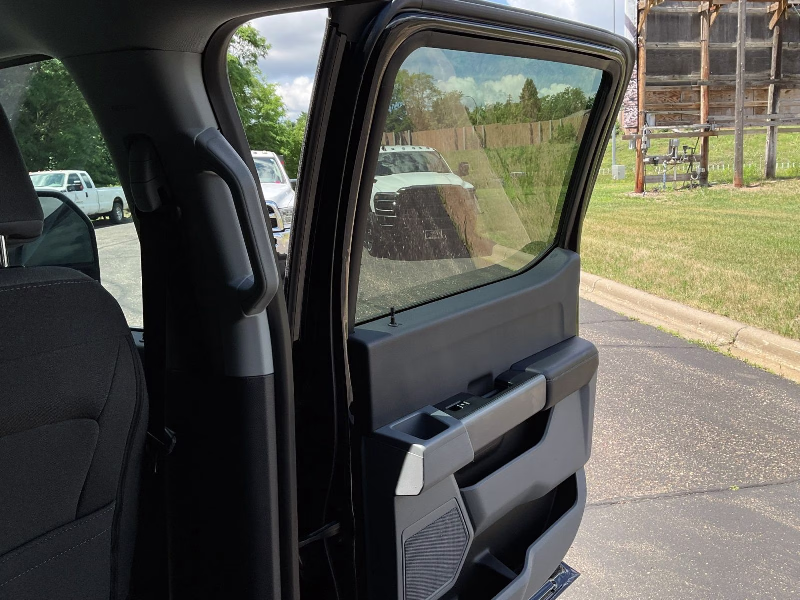 2024 Black Metallic Ford Super Duty F-250 SRW XLT 4X4 Truck