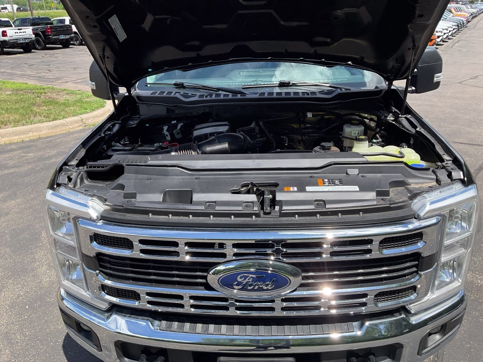 2024 Black Metallic Ford Super Duty F-250 SRW XLT 4X4 Truck