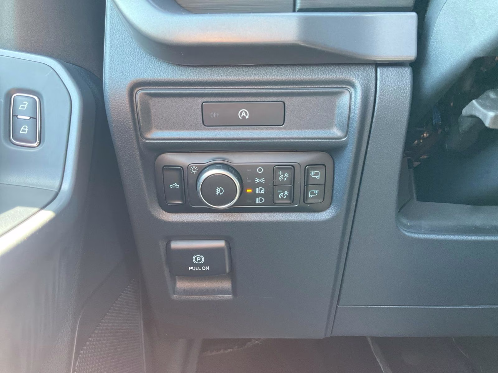 2025 White Ford F-150 XLT 4X4 Truck