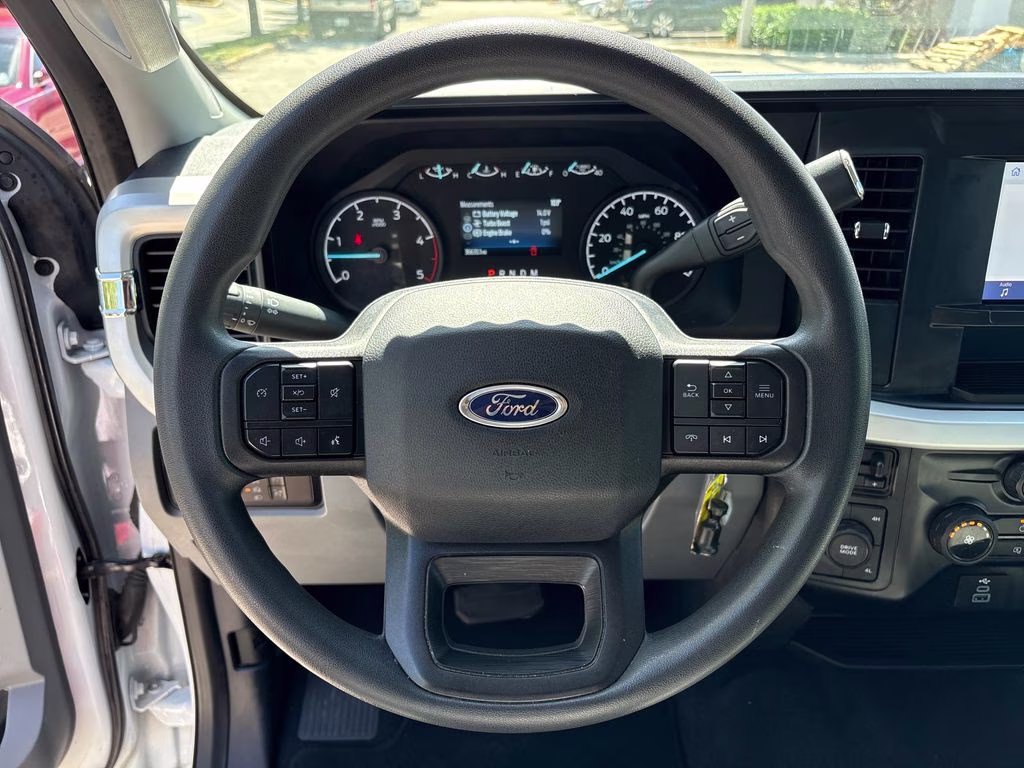 2025 Oxford White Ford Super Duty F-250 SRW XLT 4X4 Truck