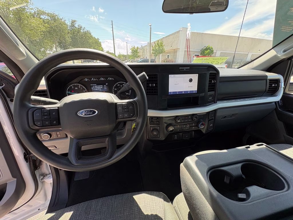 2025 Oxford White Ford Super Duty F-250 SRW XLT 4X4 Truck