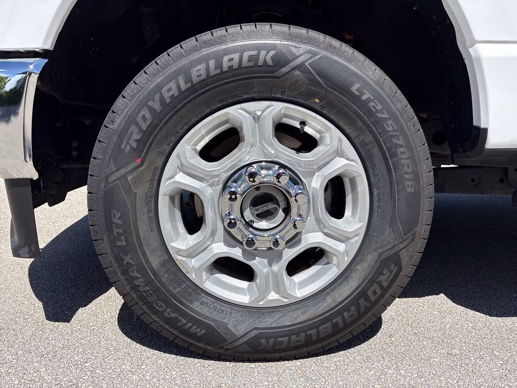2025 Oxford White Ford Super Duty F-250 SRW XLT 4X4 Truck