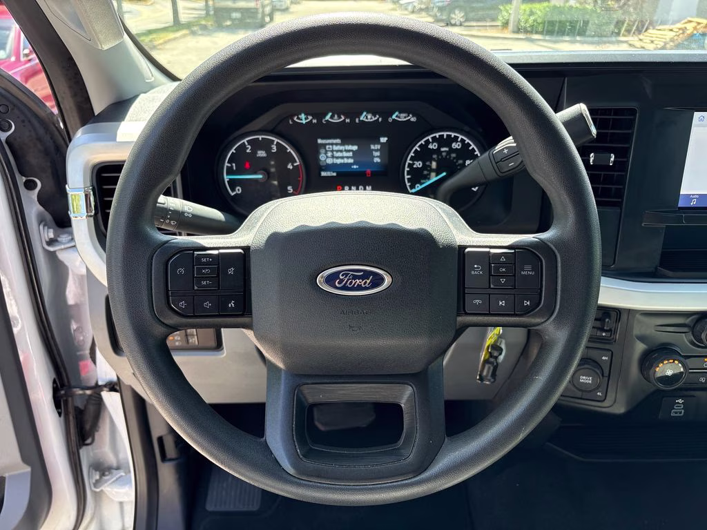 2025 Oxford White Ford Super Duty F-250 SRW XLT 4X4 Truck