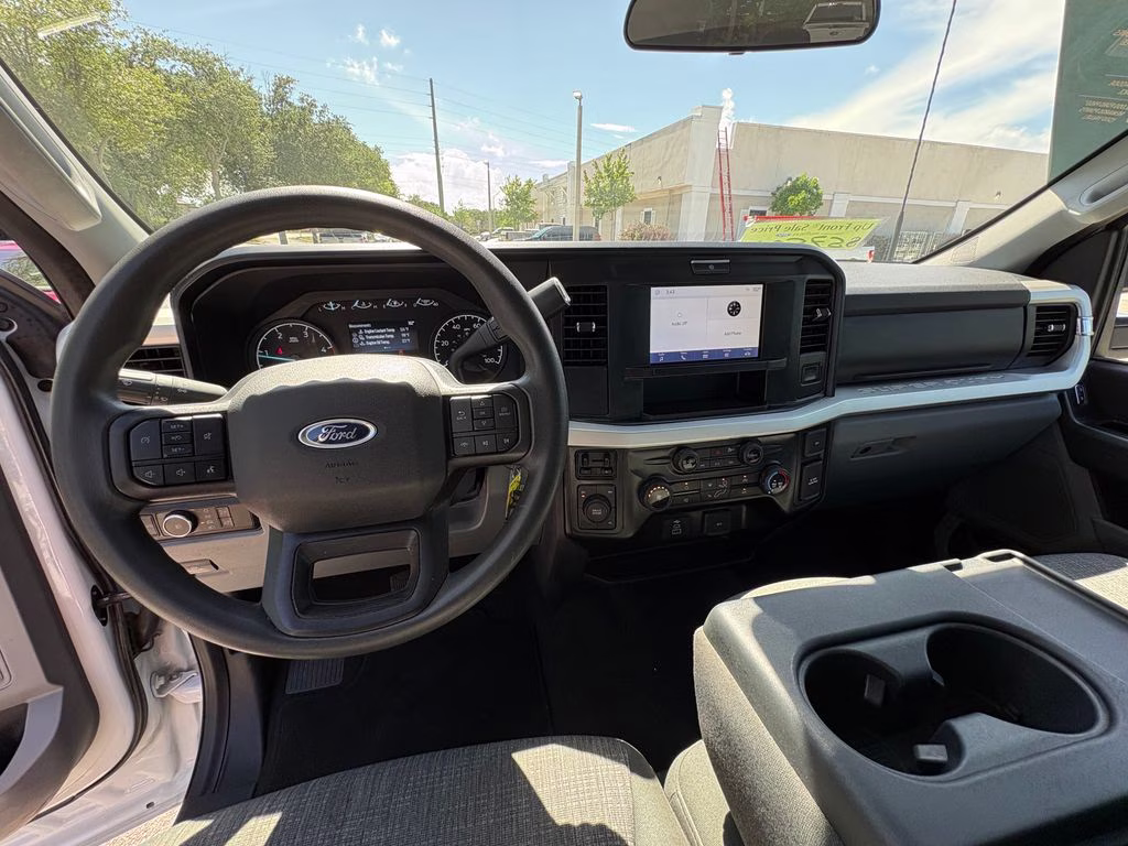 2025 Oxford White Ford Super Duty F-250 SRW XLT 4X4 Truck