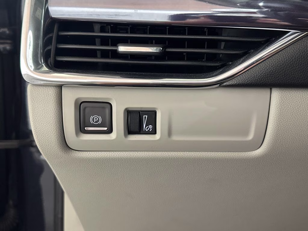 2023 Galactic Gray Metallic Cadillac XT4 Luxury AWD SUV