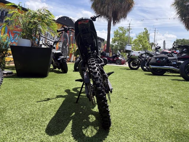 2025 Rawrr MANTIS X PRO