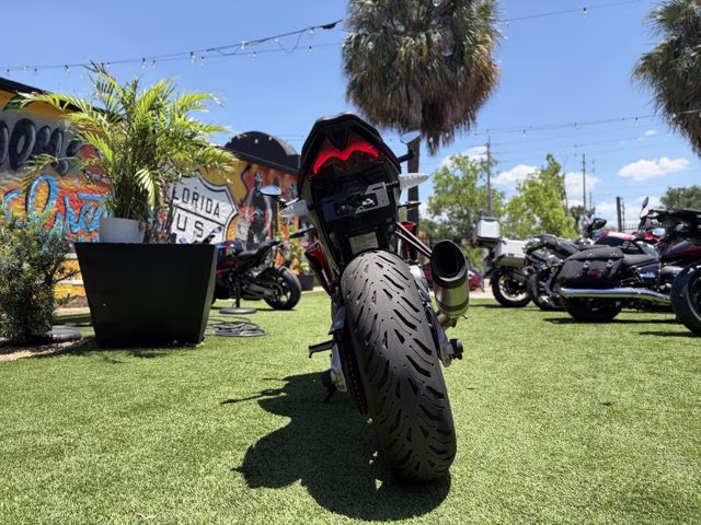 2021 Aprilia TUONO
