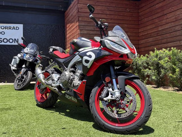 2021 Aprilia TUONO