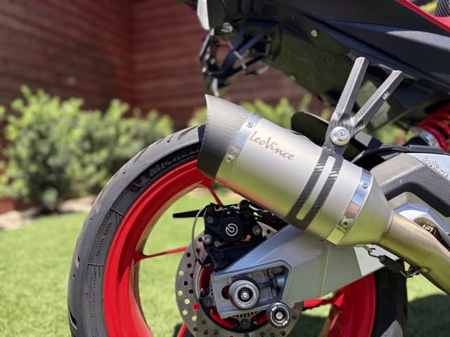 2021 Aprilia TUONO