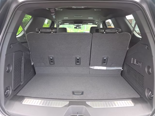 2026 Summit White GMC Yukon Denali 4X4 SUV