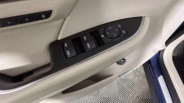 2023 Sapphire Metallic Buick Envision Avenir FWD SUV
