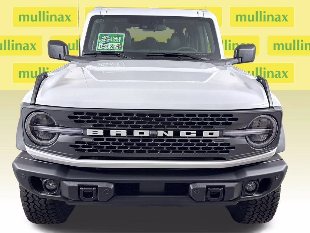 2026 Oxford White Ford Bronco Badlands 4X4 SUV