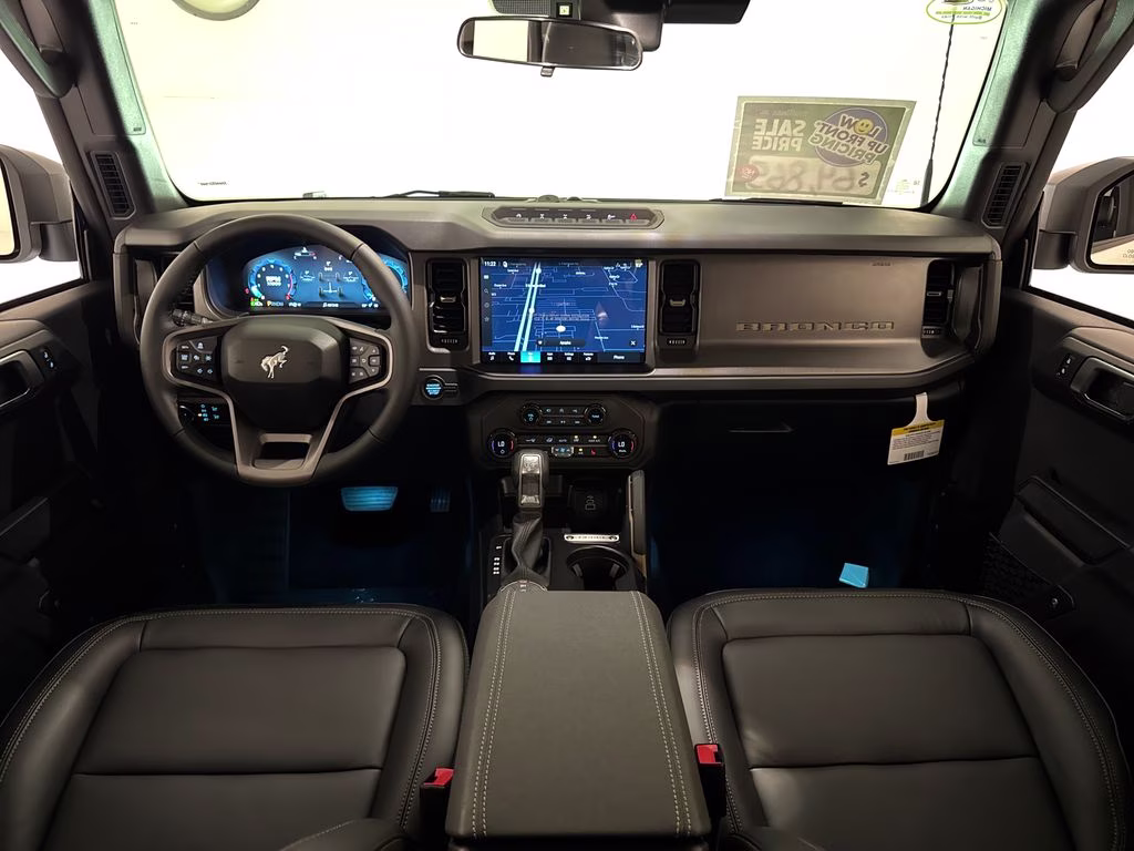 2026 Oxford White Ford Bronco Badlands 4X4 SUV