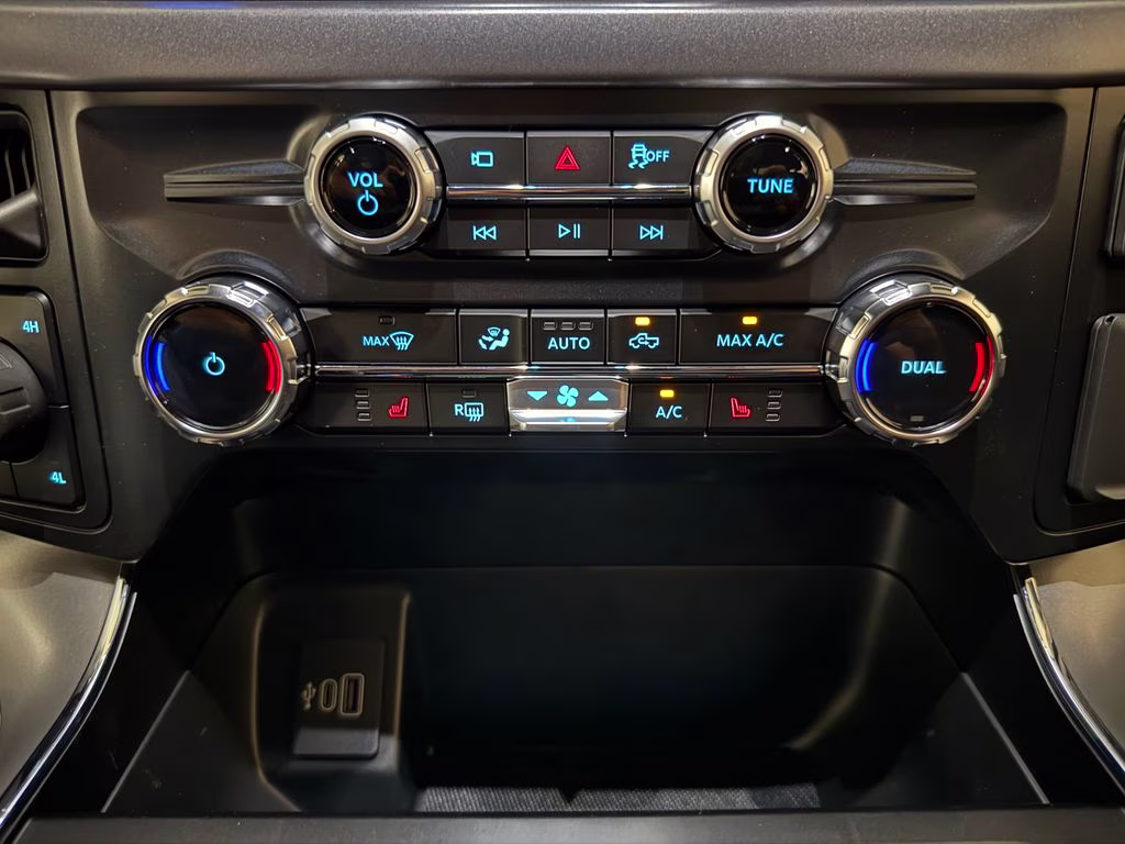 2026 Avalanche Ford F-150 XLT 4X4 Truck