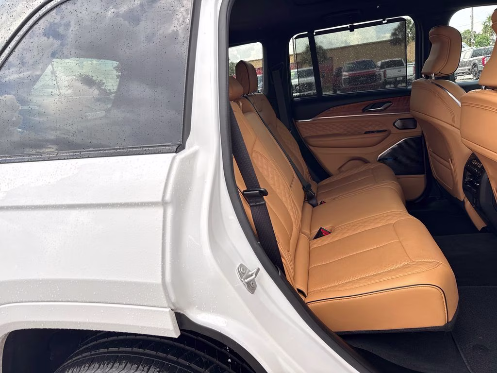 2025 Bright White Clearcoat Jeep Grand Cherokee Summit Reserve 4X4 SUV