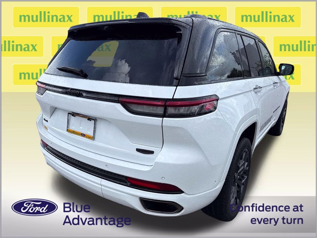 2025 Bright White Clearcoat Jeep Grand Cherokee Summit Reserve 4X4 SUV