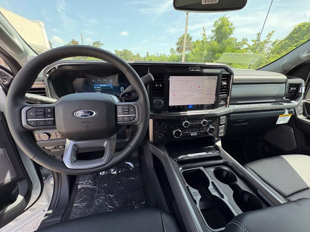 2026 Oxford White Ford Super Duty F-250 SRW Lariat 4X4 Truck