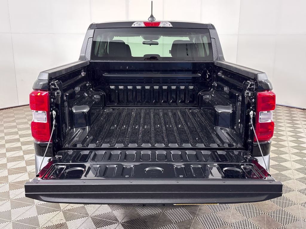 2026 Shadow Black Ford Maverick XLT FWD Truck
