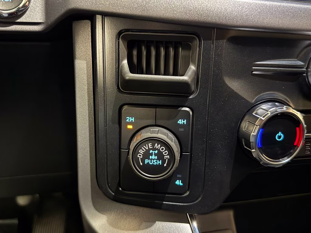 2026 Avalanche Ford F-150 XLT 4X4 Truck
