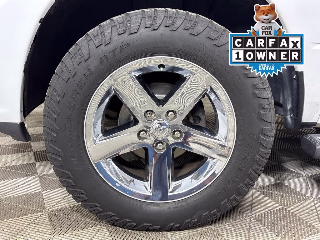 2017 Bright White Clearcoat Ram 1500 Express 4X4 Truck