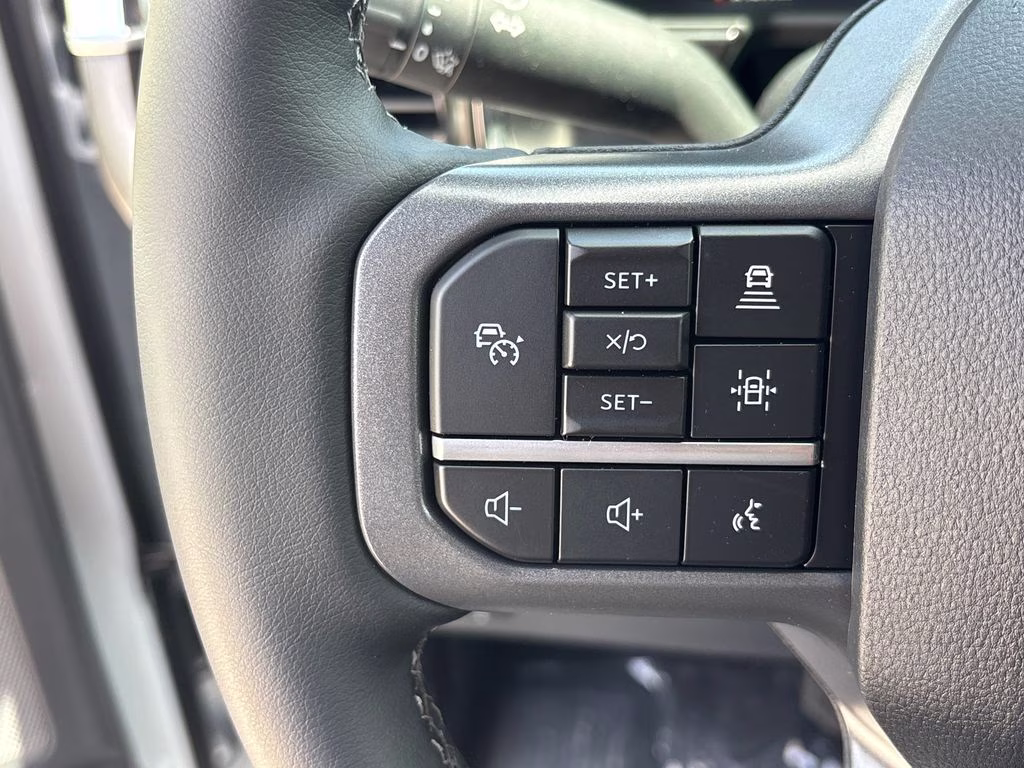 2026 Oxford White Ford Super Duty F-250 SRW Lariat 4X4 Truck