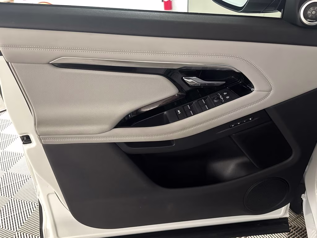 2023 Fuji White Land Rover Range Rover Evoque SE AWD SUV