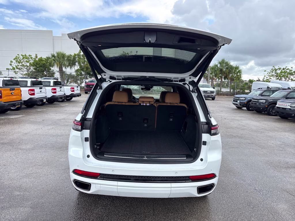 2025 Bright White Clearcoat Jeep Grand Cherokee Summit Reserve 4X4 SUV