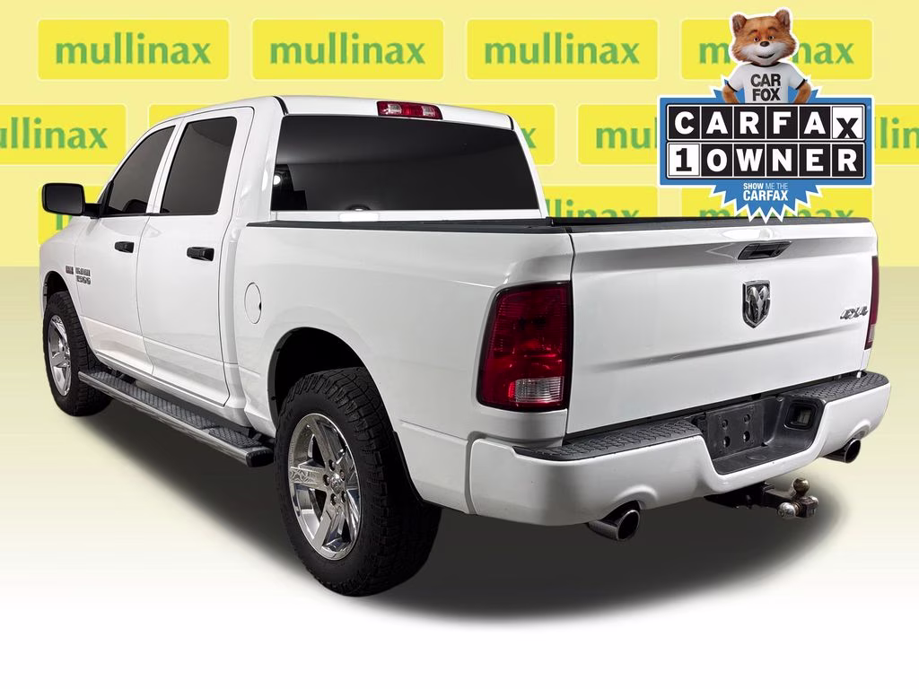 2017 Bright White Clearcoat Ram 1500 Express 4X4 Truck