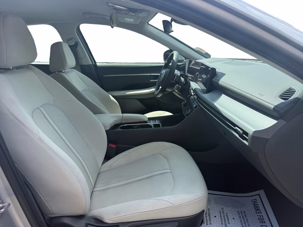 2025 Aero Silver Hyundai Sonata SEL FWD Sedan