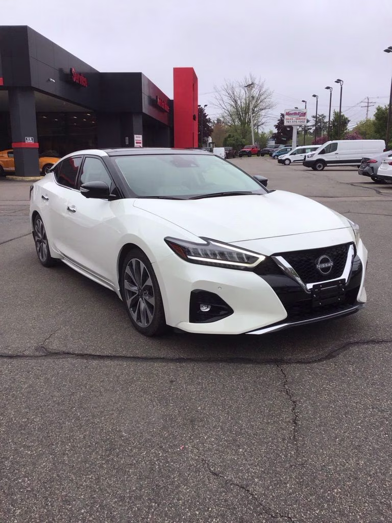 2023 White Nissan Maxima Platinum FWD Sedan