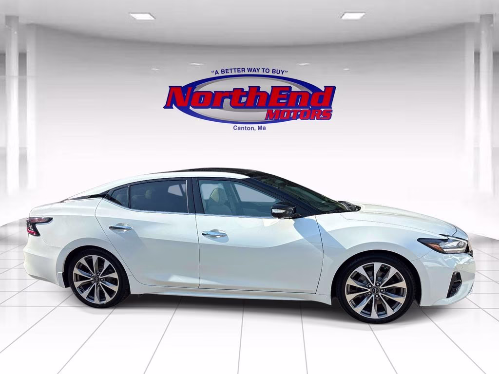 2023 White Nissan Maxima Platinum FWD Sedan
