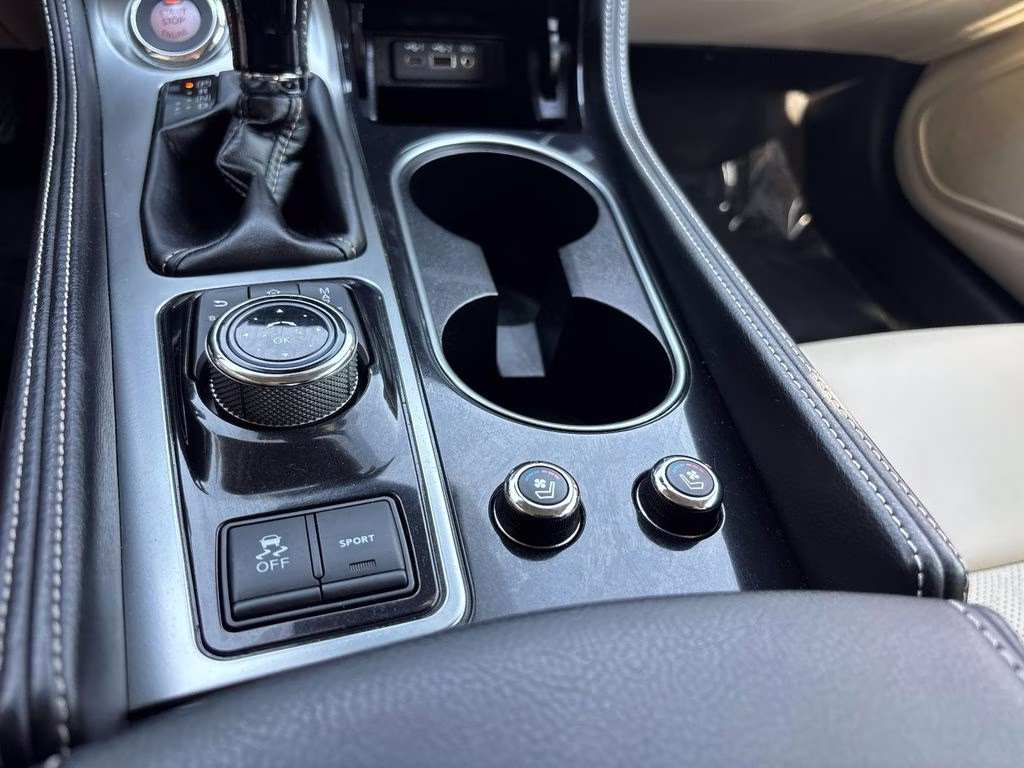 2023 White Nissan Maxima Platinum FWD Sedan