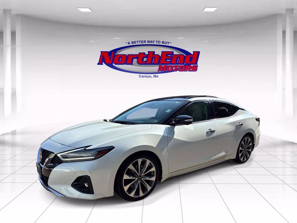 2023 White Nissan Maxima Platinum FWD Sedan