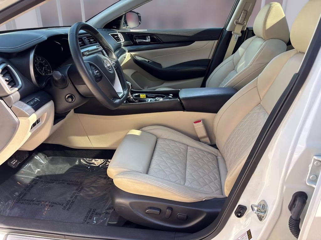 2023 White Nissan Maxima Platinum FWD Sedan
