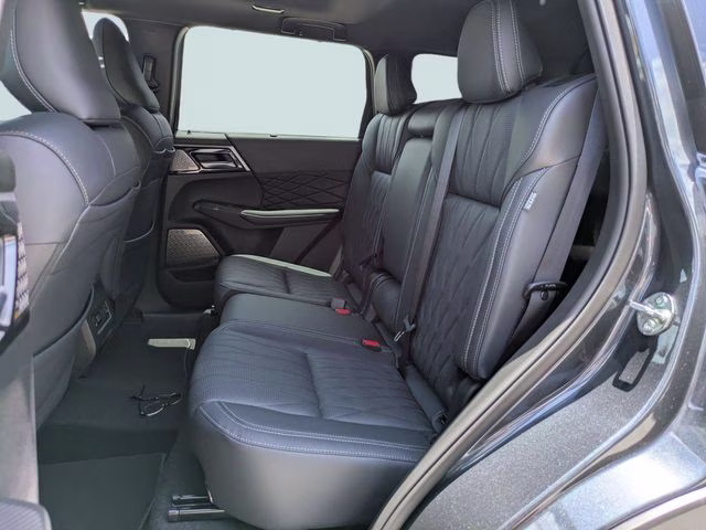 2026 Graphite Gray/Black Roof Mitsubishi Outlander Black Edition FWD SUV