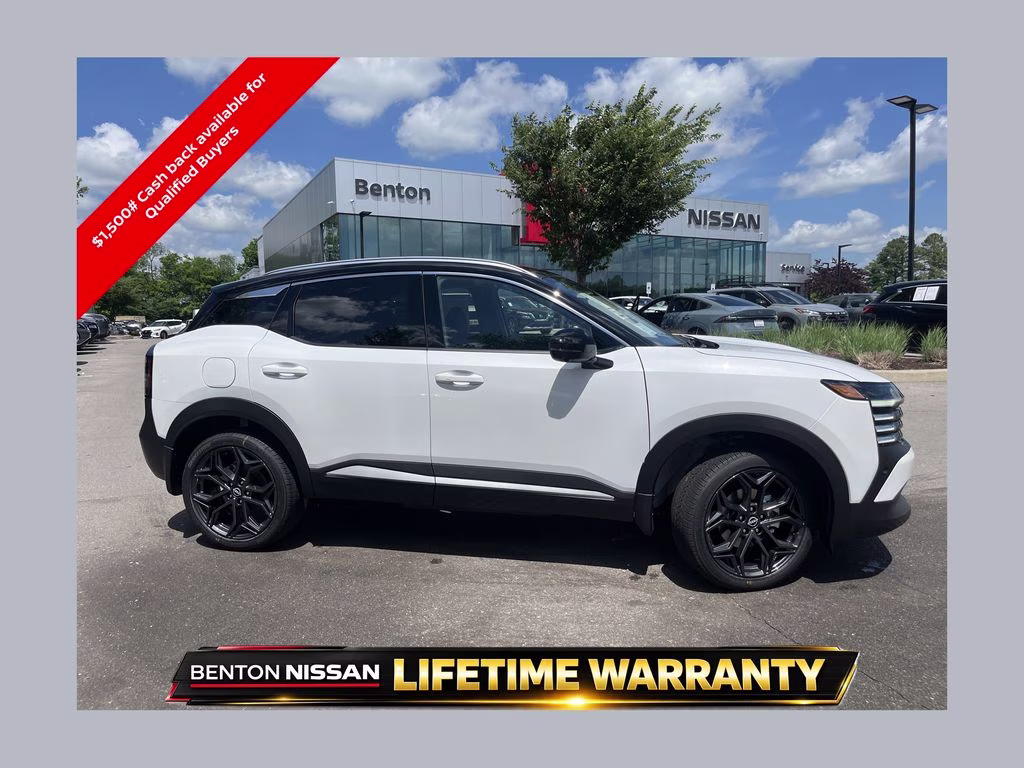 2026 Aspen White/Super Black Nissan Kicks SR FWD SUV
