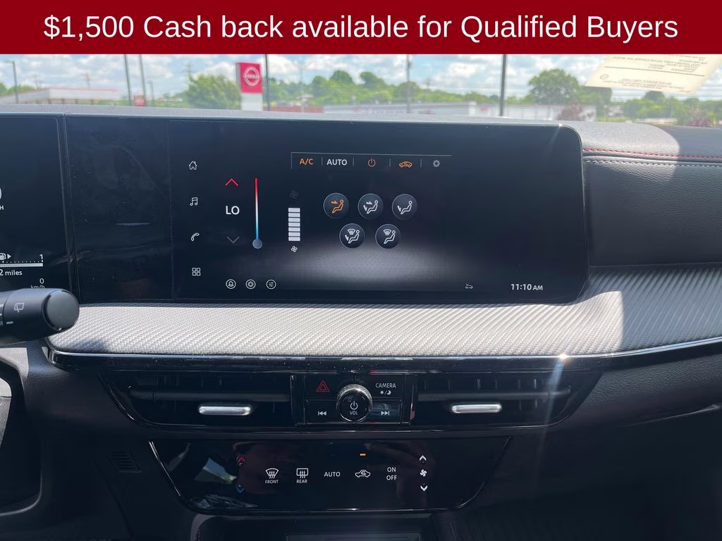 2026 Aspen White/Super Black Nissan Kicks SR FWD SUV