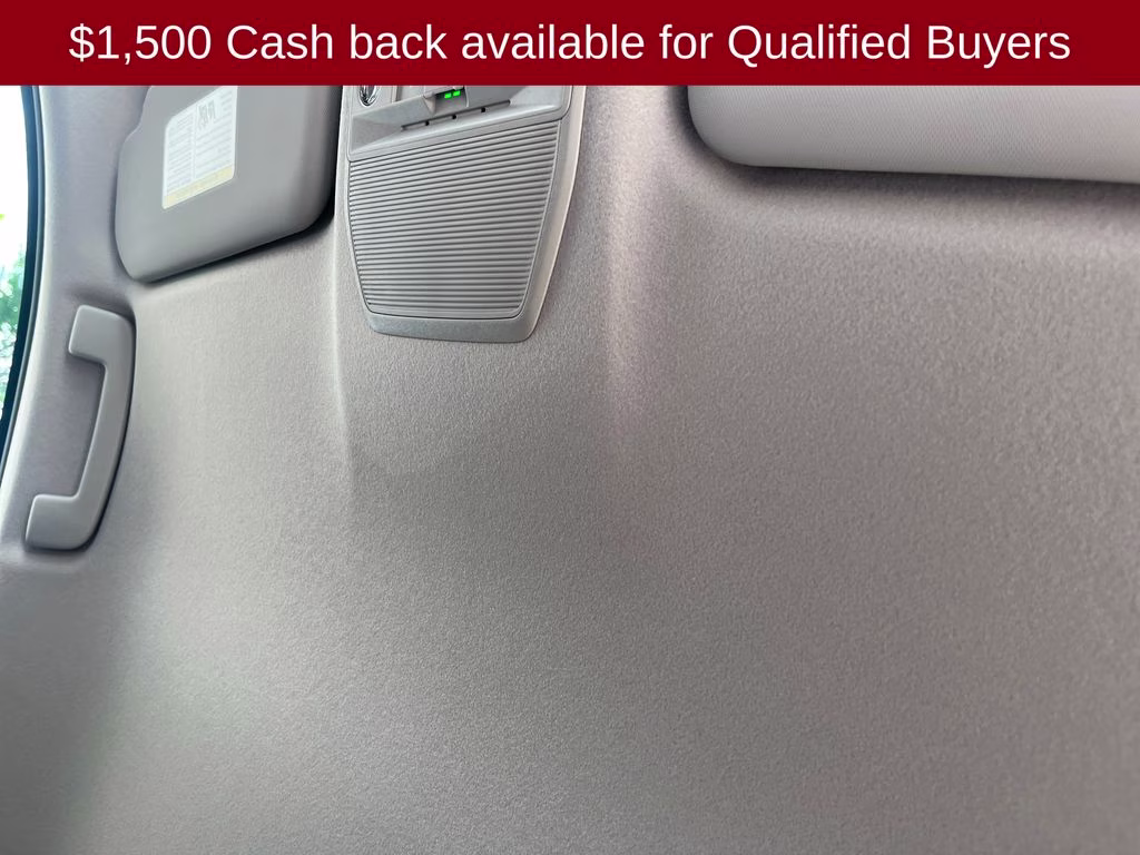 2026 Aspen White/Super Black Nissan Kicks SR FWD SUV