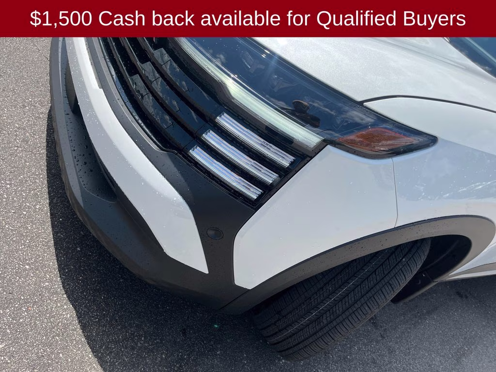 2026 Aspen White/Super Black Nissan Kicks SR FWD SUV