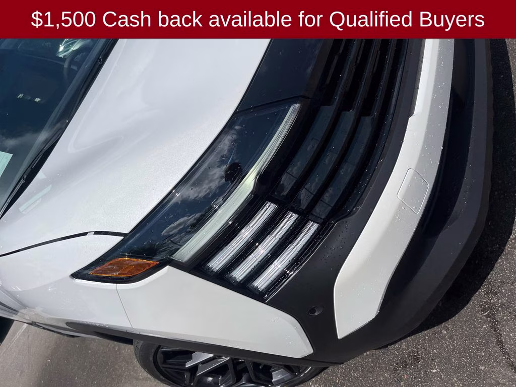 2026 Aspen White/Super Black Nissan Kicks SR FWD SUV