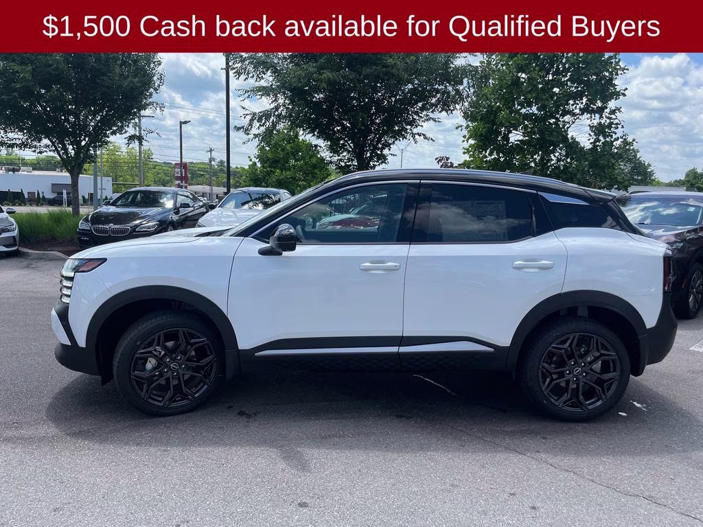 2026 Aspen White/Super Black Nissan Kicks SR FWD SUV