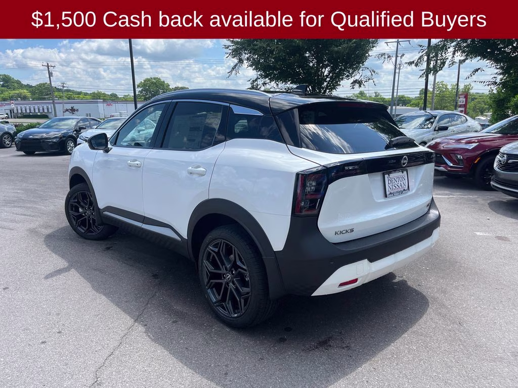 2026 Aspen White/Super Black Nissan Kicks SR FWD SUV