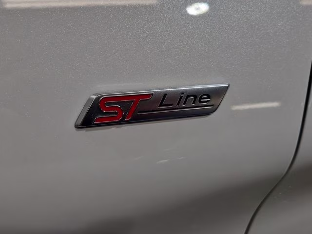 2026 Star White Metallic Tri-Coat Ford Explorer ST-Line 4X4 SUV