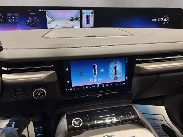 2026 Starlight Gray Premium Co Lincoln Navigator Reserve 4X4 SUV