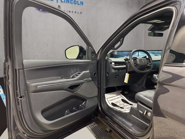 2026 Starlight Gray Premium Co Lincoln Navigator Reserve 4X4 SUV